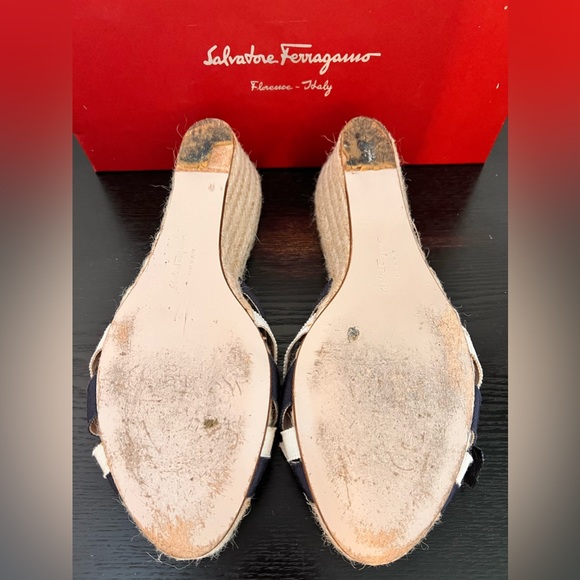 VINTAGE EUC SALVATORE FERRAGAMO WEDGE SZ 9.5 - Picture 5 of 6